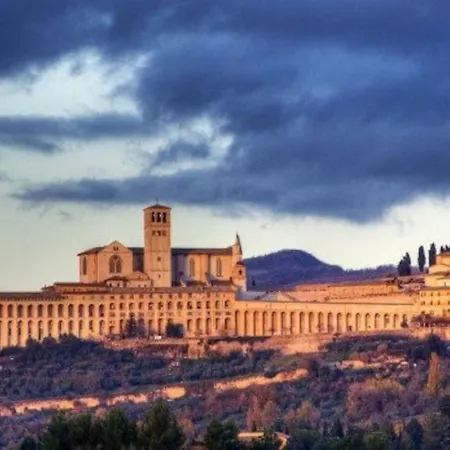 La Casa Di Francesco E Lucia أسيسي